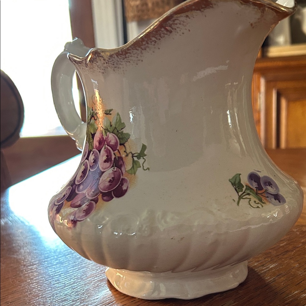 Vintage Porcelain Pitcher with Grape Design and Gold Filigree Rim - Picture 2 of 4